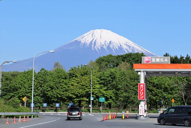 足柄サービスエリアから眺める富士山
